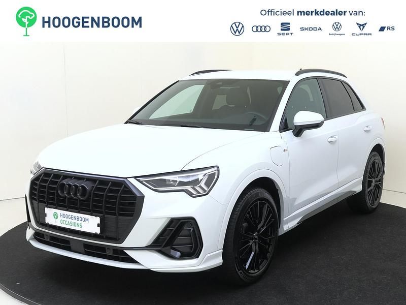 Wit (metallic) Gebruikt 2024 Audi Q3 Basis SUV | € 45.750 (Iets duurder) - Afbeelding 1/4