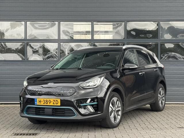 Zwart Gebruikt 2020 Kia e-Niro 3 SUV | € 21.999 (Goede deal) - Afbeelding 1/2