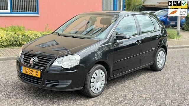 Zwart Gebruikt 2009 VW Polo Trendline Hatchback | € 2.449 (Goede deal) - Afbeelding 1/4