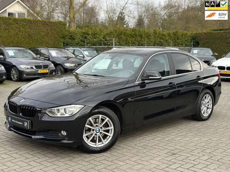 Zwart, metallic lak Gebruikt 2014 BMW 316 Executive Sedan | € 15.950 (Eerlijke prijs) - Afbeelding 1/4