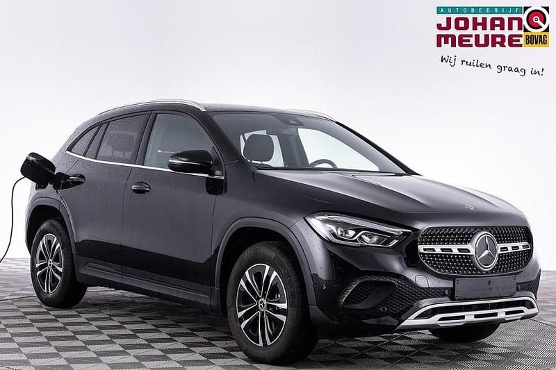 Zwart Occasion 2023 Mercedes GLA250 Business SUV | € 37.990 (Super prijs) - Afbeelding 1/4
