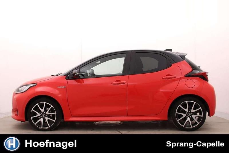 Occasion Toyota Yaris Hybrid 116 PK (85 kW) 2021 Rood Hatchback