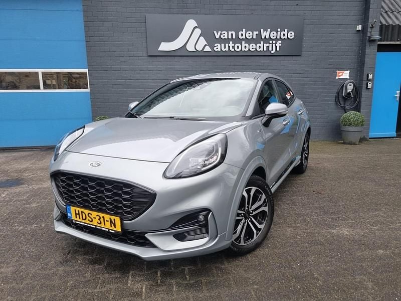 Grijs Gebruikt 2023 Ford Puma ST-Line X Sedan | € 20.950 (Eerlijke prijs) - Afbeelding 1/4