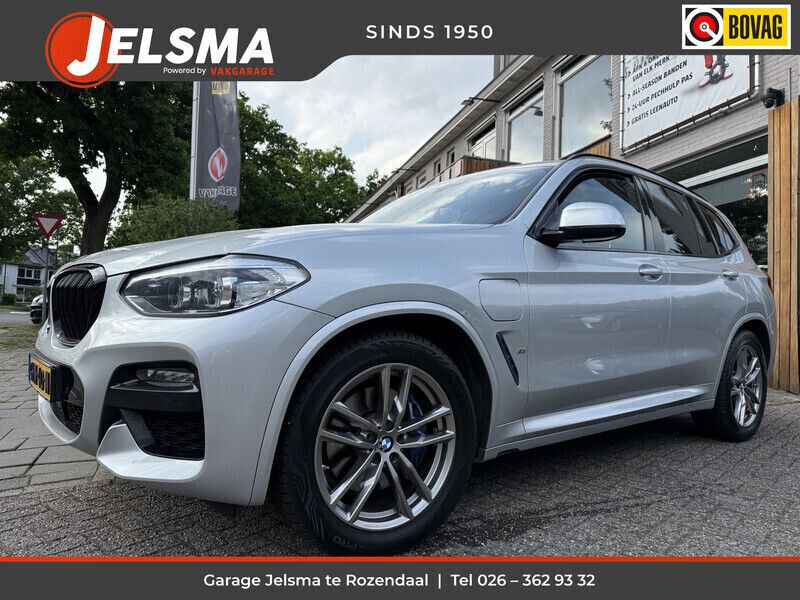 Grijs, metallic lak Gebruikt 2021 BMW X3 Executive SUV | € 34.500 (Super prijs) - Afbeelding 1/4