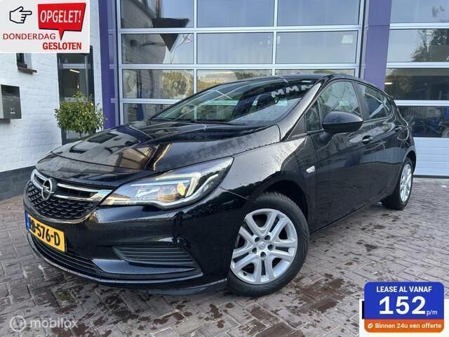 Zwart Gebruikt 2017 Opel Astra Business Hatchback | € 8.999 (Eerlijke prijs) - Afbeelding 1/4