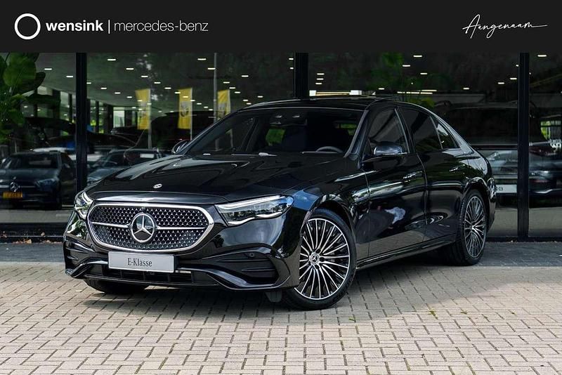 Zwart Nieuw 2025 Mercedes E300 Sport Edition Sedan | € 88.458 (Eerlijke prijs) - Afbeelding 1/4