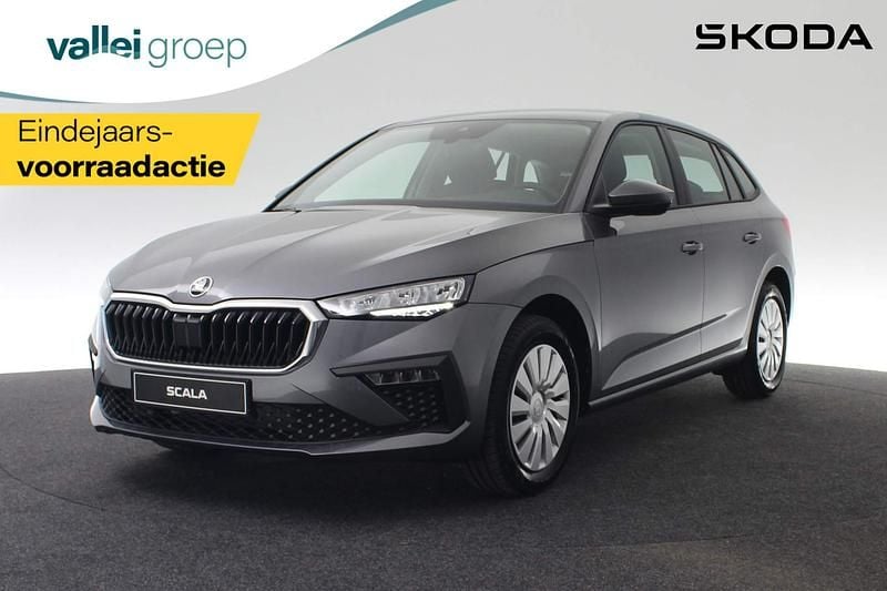 Grijs Nieuw 2025 Skoda Scala Essence Hatchback | € 24.990 (Goede deal) - Afbeelding 1/4
