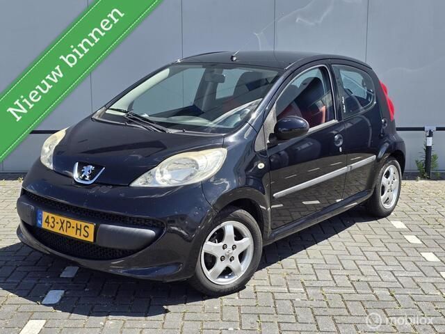Zwart Gebruikt 2007 Peugeot 107 Urban Move Hatchback | € 1.875 (Eerlijke prijs) - Afbeelding 1/4