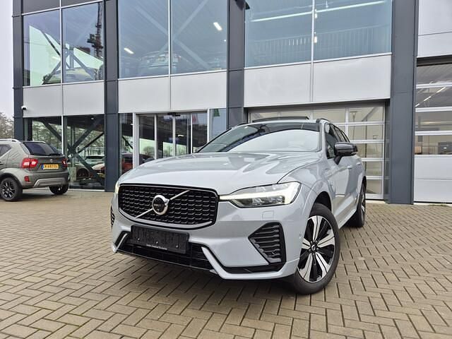 Grijs (metallic) Occasion 2025 Volvo XC60 Plus SUV | € 52.900 (Super prijs) - Afbeelding 1/4