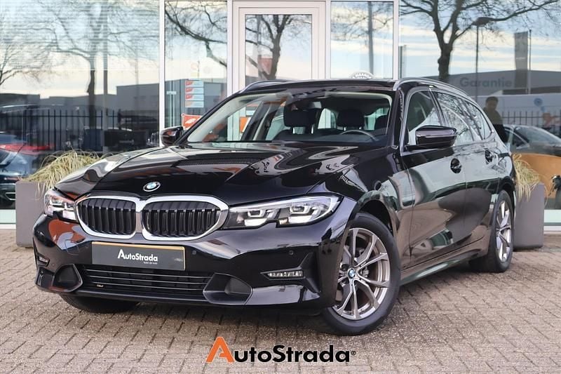 Zwart Occasion 2020 BMW 318 Executive Stationwagen | € 22.900 (Goede deal) - Afbeelding 1/4