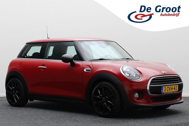 Rood Gebruikt 2015 Mini Cooper Business Hatchback | € 9.950 (Eerlijke prijs) - Afbeelding 1/4