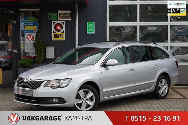 Grijs Gebruikt 2014 Skoda Superb Ambition Stationwagen | € 11.950 - Afbeelding 1/4