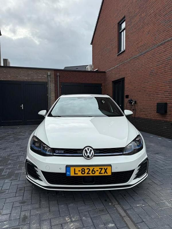 Gebruikt 2017 VW e-Golf GTE Hatchback | € 15.250 (Goede deal) - Afbeelding 1/4
