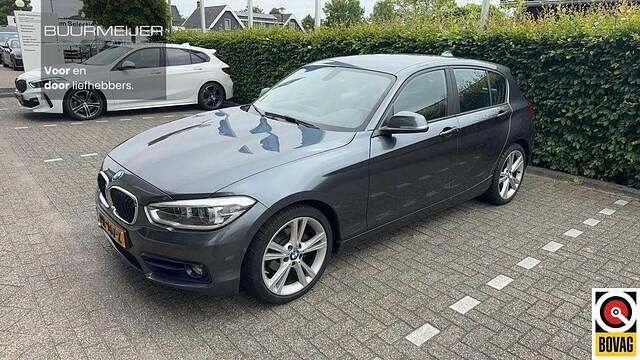 Grijs Gebruikt 2017 BMW 118 Executive Hatchback | € 13.900 (Goede deal) - Afbeelding 1/4