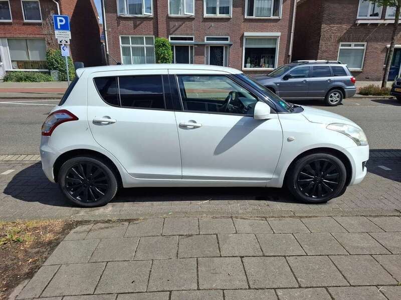Wit Gebruikt 2013 Suzuki Swift Exclusive Hatchback | € 4.000 (Super prijs) - Afbeelding 1/4