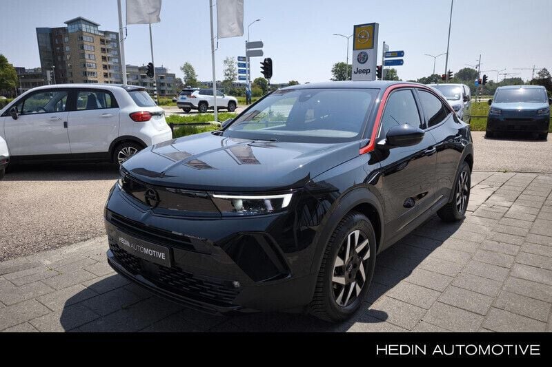 Zwart, metallic lak Gebruikt 2022 Opel Mokka-e GS Line SUV | € 20.945 (Super prijs) - Afbeelding 1/4
