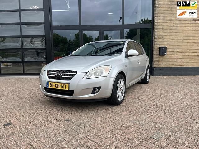 Grijs Gebruikt 2007 Kia Ceed Hatchback | € 1.950 (Eerlijke prijs) - Afbeelding 1/4