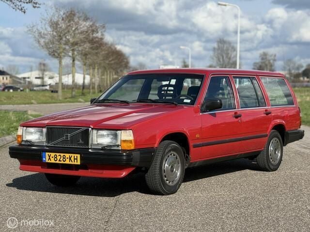 Rood Gebruikt 1987 Volvo 740 Stationwagen | € 13.950 - Afbeelding 1/4