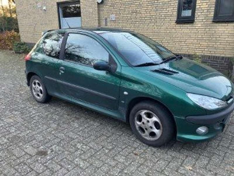 Groen Gebruikt 2003 Peugeot 206 Premium Hatchback | € 500 (Super prijs) - Afbeelding 1/4