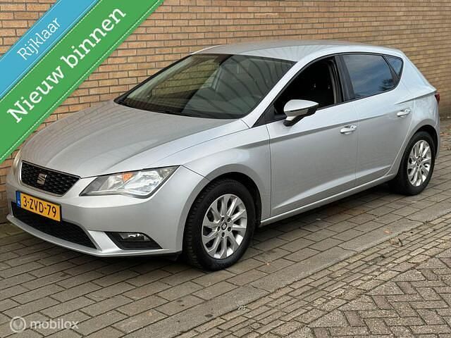 Grijs Gebruikt 2013 Seat Leon Style Hatchback | € 5.499 (Duur) - Afbeelding 1/4