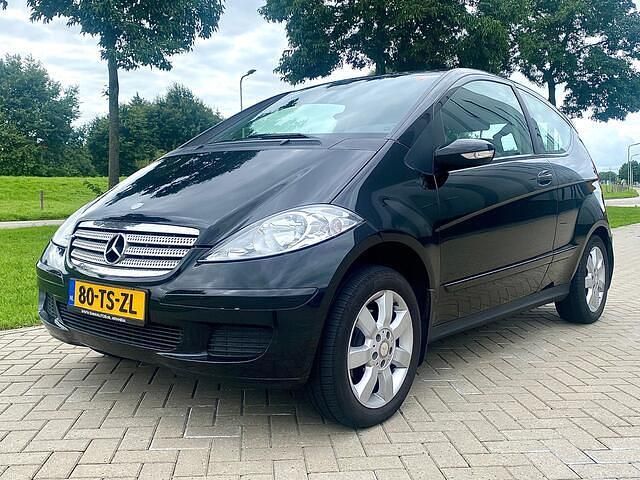 Zwart, metallic lak Gebruikt 2007 Mercedes A150 MPV | € 2.699 (Eerlijke prijs) - Afbeelding 1/4
