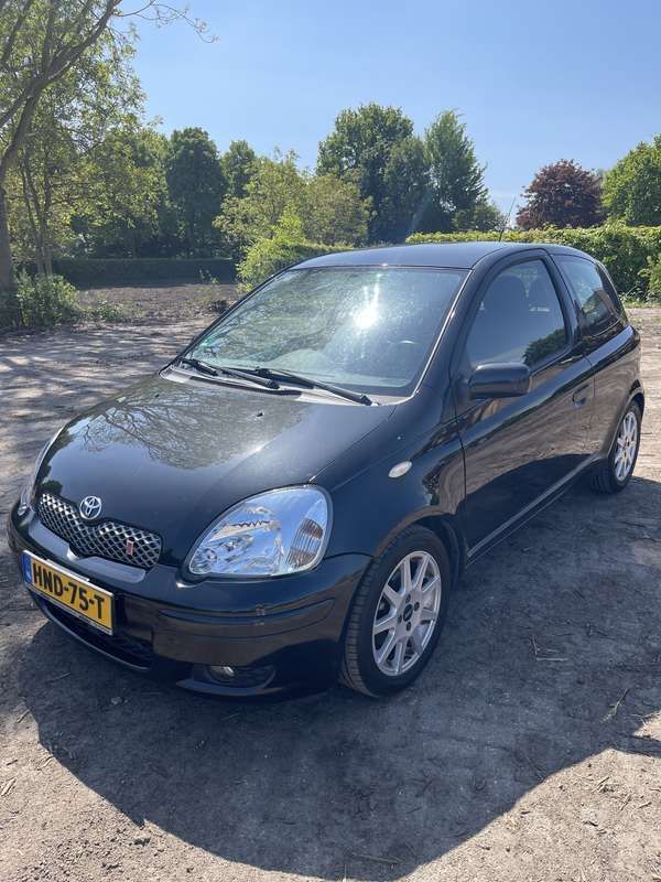 Zwart Gebruikt 2005 Toyota Yaris Sol Hatchback | € 1.995 (Goede deal) - Afbeelding 1/4