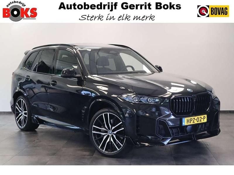 Zwart, metallic lak Gebruikt 2024 BMW X5 M Sport SUV | € 97.850 (Eerlijke prijs) - Afbeelding 1/3