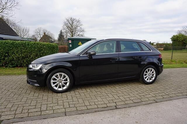 Occasion Audi A3 Sportback Attraction 122 PK (89 kW) 2013 Zwart (metallic) Hatchback