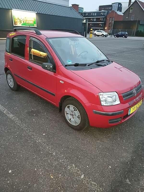 Rood Gebruikt 2007 Fiat Panda Young Hatchback | € 2.500 (Goede deal) - Afbeelding 1/4
