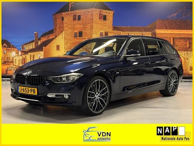 Blauw Gebruikt 2013 BMW 335 Comfort Edition Stationwagen | € 16.950 (Eerlijke prijs) - Afbeelding 1/4