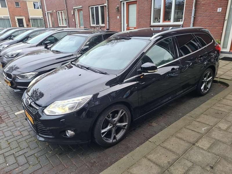 Blauw Occasion 2013 Ford Focus Titanium Stationwagen | € 5.500 - Afbeelding 1/4