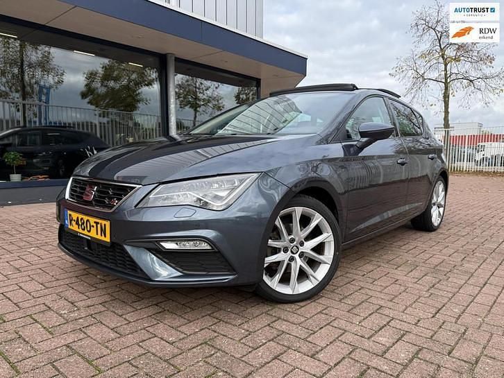 Grijs Gebruikt 2019 Seat Leon Business Hatchback | € 17.495 (Eerlijke prijs) - Afbeelding 1/4