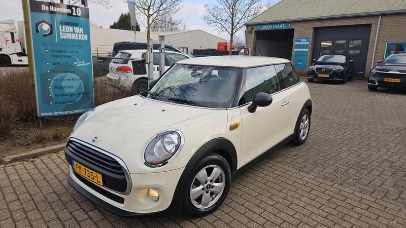 Wit Gebruikt 2017 Mini ONE Hatchback | € 13.750 (Eerlijke prijs) - Afbeelding 1/4