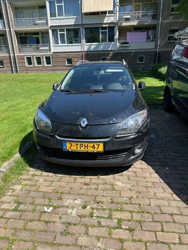 Zwart Gebruikt 2013 Renault Mégane GrandTour Collection Stationwagen | € 1.800 (Super prijs) - Afbeelding 1/4