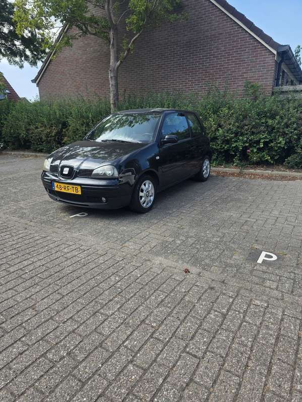 Zwart Gebruikt 2005 Seat Arosa Stella Hatchback | € 1.000 (Eerlijke prijs) - Afbeelding 1/4