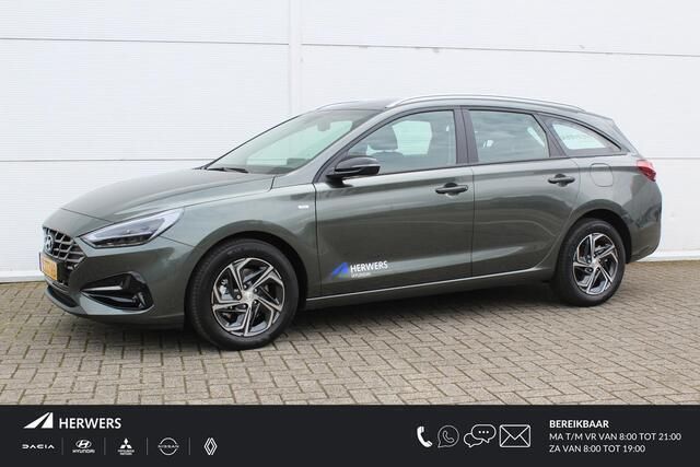 Grijs Gebruikt 2024 Hyundai i30 Comfort Stationwagen | € 22.835 - Afbeelding 1/4