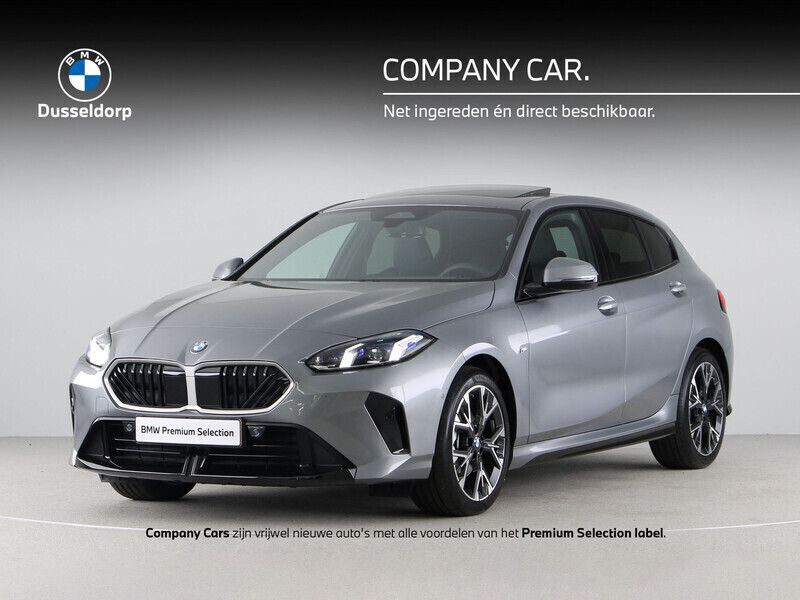 Grijs, metallic lak Gebruikt 2025 BMW 120 Comfort Edition Hatchback | € 51.929 (Duur) - Afbeelding 1/4