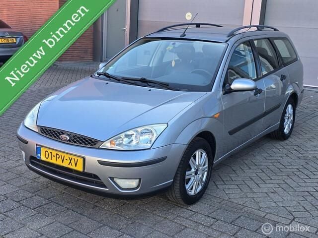 Grijs Gebruikt 2005 Ford Focus Stationwagen | € 1.395 (Goede deal) - Afbeelding 1/4