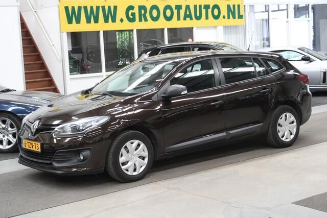 Bruin Occasion 2014 Renault Mégane GrandTour Authentique Stationwagen | € 4.644 (Eerlijke prijs) - Afbeelding 1/4