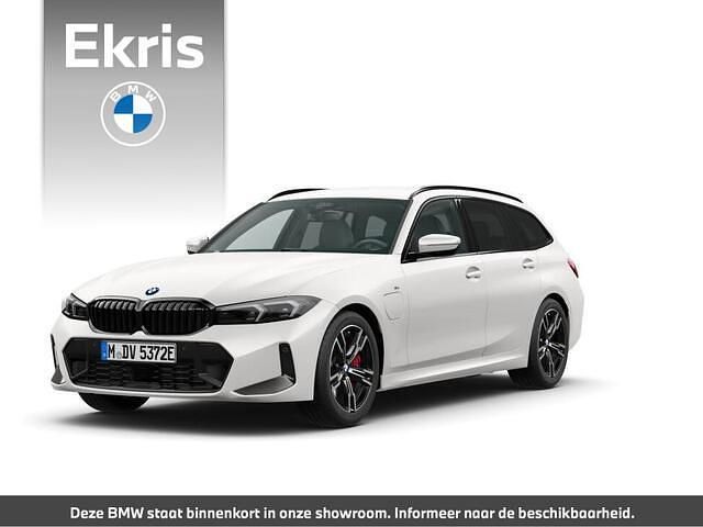 Wit Nieuw 2026 BMW 330 Comfort Edition Stationwagen | € 68.290 (Super prijs) - Afbeelding 1/4