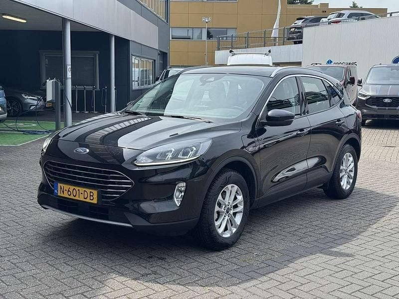 Zwart Gebruikt 2021 Ford Kuga Titanium SUV | € 23.900 (Goede deal) - Afbeelding 1/4