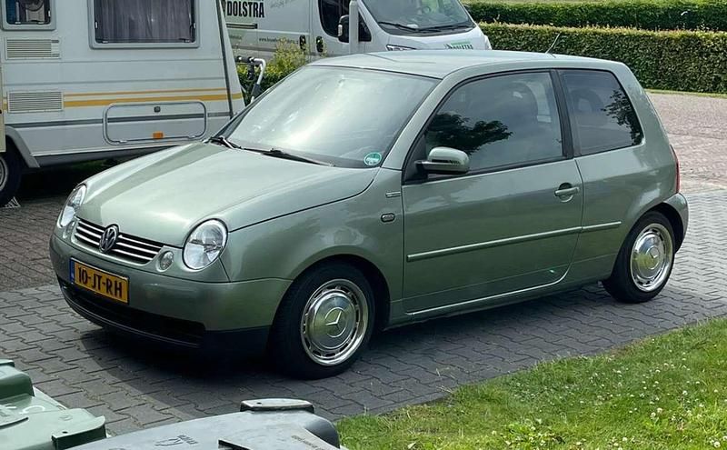 Groen Gebruikt 2002 VW Lupo Trendline Hatchback | € 3.250 - Afbeelding 1/4