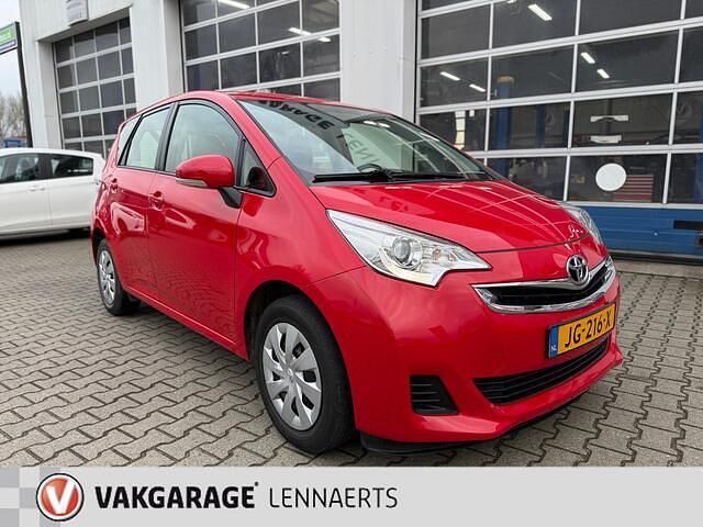 Occasion Toyota Verso-S 99 PK (72 kW) 2015 Rood MPV