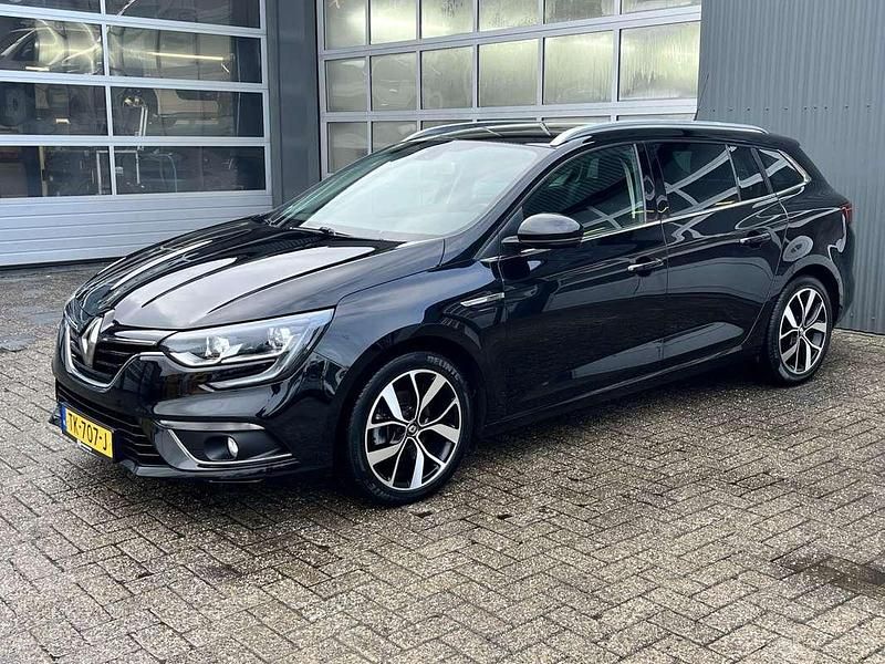 Occasion Renault Mégane GrandTour LIMITED 142 PK (104 kW) 2018 Zwart Stationwagen