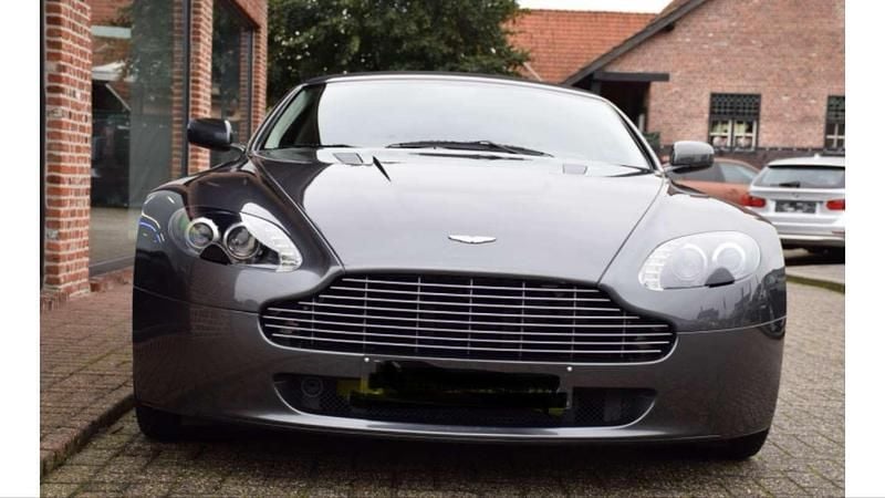 Grijs Gebruikt 2010 Aston Martin Virage Cabriolet | € 73.450 - Afbeelding 1/4
