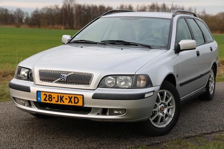 Gebruikt 2002 Volvo V40 | € 650 (Goede deal) - Afbeelding 1/4