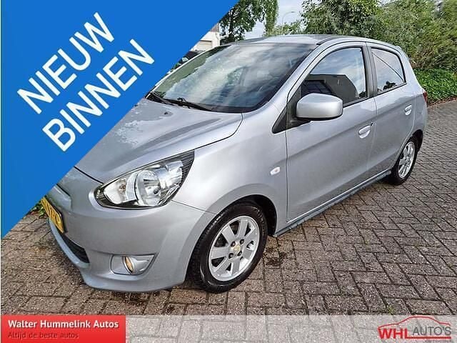 Grijs Gebruikt 2015 Mitsubishi Space Star Hatchback | € 5.750 (Eerlijke prijs) - Afbeelding 1/4