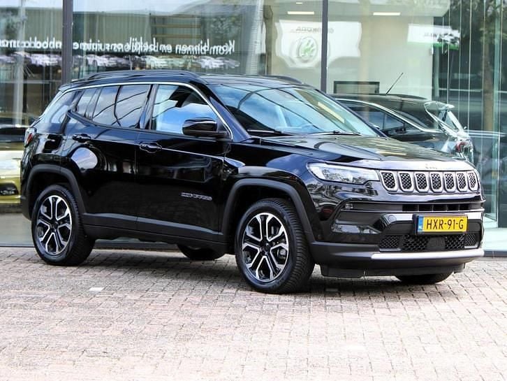 Gebruikt 2024 Jeep Compass Altitude SUV | € 34.897 - Afbeelding 1/4