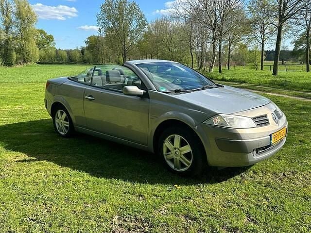 Occasion Renault Mégane Cabriolet Dynamique 113 PK (83 kW) 2004 Beige Cabriolet