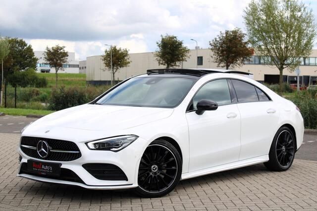 Wit Gebruikt 2019 Mercedes CLA200 AMG Sedan | € 30.950 (Eerlijke prijs) - Afbeelding 1/4